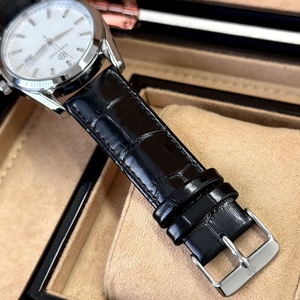 Reloj de Cuarzo con Correa de Cuero de Lujo Nuevo 2025 para Hombre y Mujer, Resistente al Agua, con Esfera Luminosa, Nuevo Diseño OEM ODM, Caja de Aleación - Product Image 3