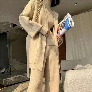 Venta al por mayor de prendas de punto de cuello alto abrigo largo y pantalón de las mujeres suéter conjuntos de moda gruesa elegante de punto de tres piezas traje de las mujeres - Product Image 4