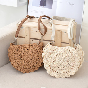 Exklusive High-End Crossbody-Tasche im französischen Stil aus Stroh mit Polyesterbezug, handgewebt, weiß, halbrund, mit ausgehöhltem <span class=keywords><strong>Design</strong></span>, frisch für den Sommer - Product Image 1