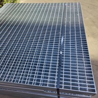 Métal Acier Matériaux de Construction Trempé à Chaud Barre de Fer Galvanisée Robuste Caillebotis en Acier Grille en Métal Panneau Plate-Forme Passerelle