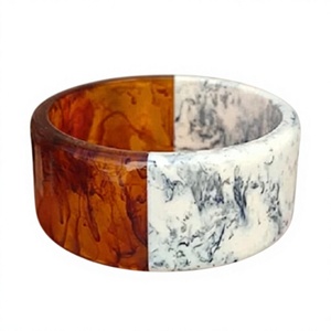 Bracelet élégant en résine acrylique rose avec motif étoile blanche, unisexe, tendance, fantaisie, style mignon, anniversaire pour femme - Product Image 4