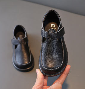 Chaussures scolaires noires à bride en T pour filles et garçons, petit MOQ, en stock - Product Image 2