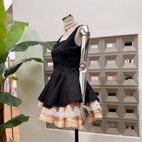Robe Camisole Noire Luxe Léger Automne 2026 avec Taille Cintrée et Jupe Évasée Multicouche Tendance pour Femme