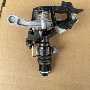 Aspersor Oscilante de Plástico con Brazo Articulado de 360 Grados y Accionamiento por Engranajes, para Riego de Jardines y Campos Agrícolas - Product Image 3