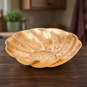 Assiette décorative en métal en forme de fleur, motif végétal gravé à la main, design traditionnel chinois - Product Image 3