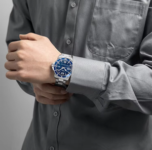 Reloj de Cuarzo Analógico con Logotipo Personalizado, Correa de Acero Inoxidable, Cristal con Revestimiento de Zafiro, 42 mm, Resistente al Agua 5 BAR, de Lujo, para Hombre - Product Image 4