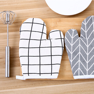 Gants de barbecue, gants de pâtisserie, gants de cuisine résistants aux hautes températures, gants épaissis isolants thermiquement et anti-brûlures - Product Image 2
