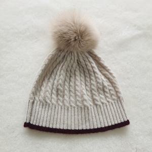 Chapeaux tricotés en <span class=keywords><strong>cachemire</strong></span> doux pour l'hiver, extensibles, épais et chauds, unisexe, mode, avec large revers et <span class=keywords><strong>pompon</strong></span> en vraie fourrure, personnalisables, vente en gros - Product Image 4