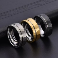 Bague en carbure de tungstène tendance pour homme, plaquée or 8 mm, martelée, facettée, brossée, personnalisable, alliance de mariage pour couple