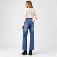 Celana Jeans Wanita High Waist Model Whisker Warna Pudar untuk Kedai Buku di Hari Gugur