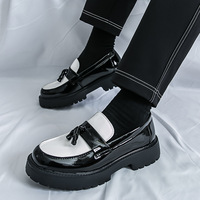 Chaussures basses à plateforme pour hommes, rehaussantes, à enfiler, avec pompons, semelle antidérapante, doublure en cuir véritable - Style décontracté et tendance