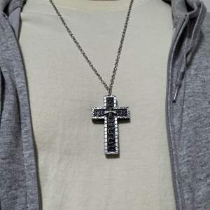 Colliers personnalisés en forme de croix avec compartiment <span class=keywords><strong>secret</strong></span> Street Boys' Favor Squid Thanos Game Cross Pendant pour hommes - Product Image 1