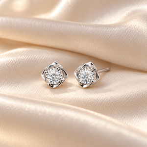 Pendientes Pequeños con Diseño de Flor de Bauhinia para Mujer, Diseño Floral Delicado, Joyería Elegante y Moderna - Product Image 4