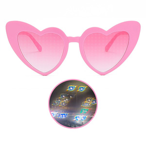 Lunettes Cœur Saint-Valentin Effet Lumineux Multicolores – Nouveauté Tendance Livraison Rapide – Accessoire Viral pour Déclaration d'Amour en Plastique - Product Image 5
