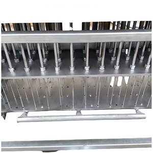 Petite machine semi-automatique manuelle pour la fabrication de bougies chauffe-plat sculptées, avec insertion de mèches et moulage d'anneaux de cire - Product Image 5