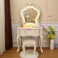 Table de toilette moderne au design populaire avec tiroirs à fermeture douce et miroir réglable pour la salle de bain et le maquillage
