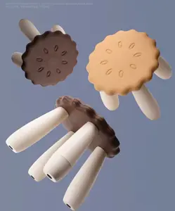 Nuovo prodotto per la casa sedia da pranzo per la casa cartone animato sedia di plastica Pp per bambini Baby colore cartone animato cooki piccolo sgabello