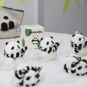 Vela con forma de Panda de diseño único, decoración del hogar, velas perfumadas de aromaterapia de cera de soja hechas a mano - Product Image 2
