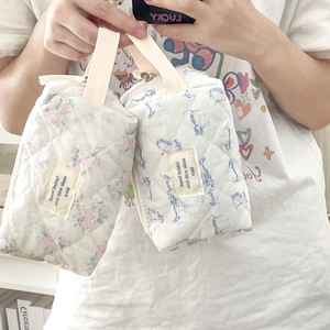 Bolsa de cosméticos de algodón personalizada Tycoon, bolsa de maquillaje de tela floral acolchada, neceser de viaje con estampado bonito, maquillaje de flores blancas - Product Image 2