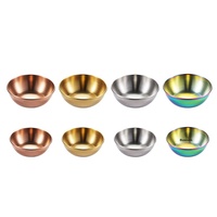 Grand ensemble de 8 coupelles à sauce et condiments en acier inoxydable massif doré poli, design minimaliste américain