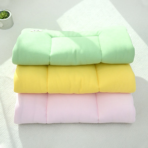 แผ่นรองกรงแมวแบบสี่ฤดู ติดตั้งได้ทั้งสองด้าน สำหรับที่นอนสุนัขขนาดเล็ก แผ่นรองแมว แผ่นรองสัตว์เลี้ยงสีมาการอง - Product Image 2