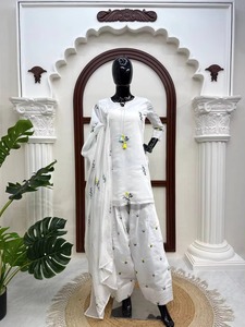 Conjunto de Salwar Kameez de diseñador más vendido para mujer, ropa étnica bordada para bodas, festivales y fiestas, disponible para la venta. - Product Image 4