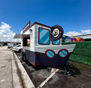 <span class=keywords><strong>Remorque</strong></span> à café mobile en forme <span class=keywords><strong>de</strong></span> <span class=keywords><strong>bateau</strong></span>, double essieu, pour la restauration, kiosque à café pour les cafés en plein air - Product Image 3