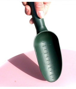 พลั่วพลาสติกสำหรับทำสวน กระถางดอกไม้ ที่ตักดิน เครื่องมือปลูกต้นไม้ - Product Image 3