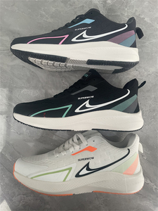 Baskets de sport respirantes pour hommes 2025 personnalisées en usine baskets décontractées avec tige en tricot anti-mouches pour les saisons printemps, été, automne et hiver - Product Image 6