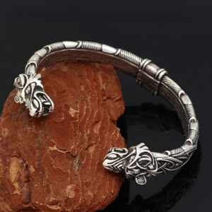 Bracciale uomo vichacco per gli uomini gioielli pagani norrore dio Odin teste di lupo anelli da braccio antico argento placcatura bracciale intrecciato bracciale - Product Image 5