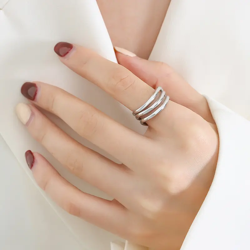 Fanhua cincin wanita, tidak pudar Indeks kepribadian jari baja Titanium 18K berlapis emas tiga lapis geometris sederhana