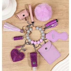 2025 Creative Love Tassel Sac Fenêtre Cassée Pilule Bouteille Perles 10 Pièces Ensemble Porte-clés - Product Image 1