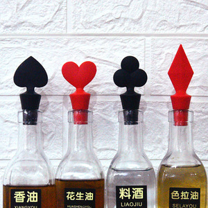 Tapones de silicona para botellas con forma de cartas de póker, juego de tapones selladores de vino en rojo y negro - Product Image 5