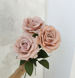 M257-Rosas rosas artificiales para decoración del hogar, nuevo diseño <span class=keywords><strong>de</strong></span> seda, color Nude, rosas, para boda y otoño - Product Image 1