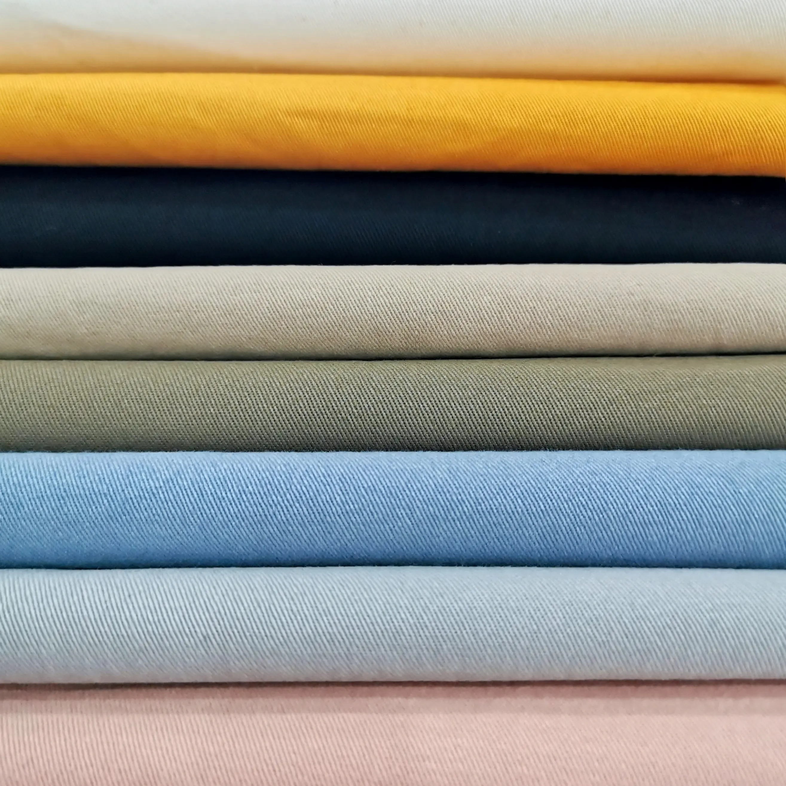 Großhandel Bio reine Farbe Baumwolle Twill Solid Dyed Canvas Stoff für Kleidung Textil