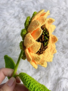 Venta al por mayor, ramo tejido a mano, ganchillo casero, flor <span class=keywords><strong>de</strong></span> punto, girasol <span class=keywords><strong>para</strong></span> regalo del Día del Maestro <span class=keywords><strong>de</strong></span> <span class=keywords><strong>la</strong></span> <span class=keywords><strong>madre</strong></span> <span class=keywords><strong>de</strong></span> San Valentín - Product Image 6