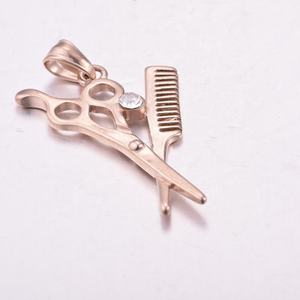 Dijes al por mayor: Collares y colgantes de tijeras de peluquería chapados en oro, negro, titanio y color bronce. Accesorios de joyería de moda. - Product Image 4