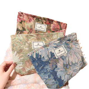 Wholesale Fashion Vintage Letter Pattern Cotton Cosmetic <b>Bag</b> Women Zipper Portable Travel Makeup Pouch - Product Image 1