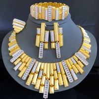 T040B Ensemble de bijoux de mariage brésilien italien vintage haut de gamme plaqué or 18 carats Lagos Collier Boucles d'oreilles Alliage Fashion Dubai Bridal