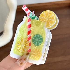 Nuevo Clip de Pelo Creativo con Diseño de Fresa, Cereza y Helado, Clip de Garra Divertido para Niños con Forma de Tiburón - Product Image 3