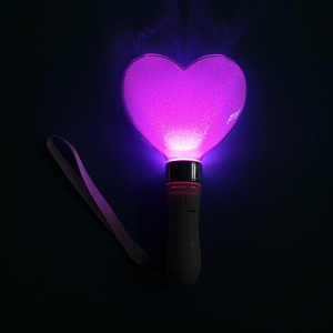 Logotipo de personalización Fiesta en forma de corazón Evento de concierto Dark LED stick <span class=keywords><strong>Glowstick</strong></span> - Product Image 4