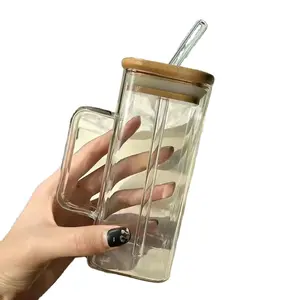 Tasse à café en verre personnalisée avec couvercle en bambou et paille