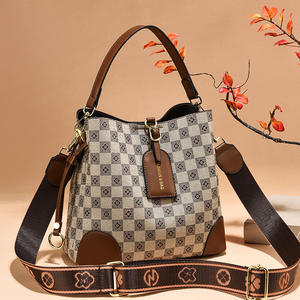 Bolso de cubo informal de lujo Bolso de moda para mujer Venta de fábrica Nuevo bolso cruzado femenino de un solo hombro - Product Image 1