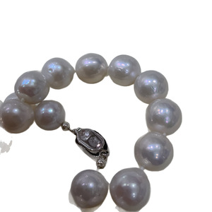 Collar de Perlas Redondas Edison Naturales de Alta Gama para Mujer, Cadena Exagerada para Suéter con Hebilla Plateada, Accesorio de Vestir - Product Image 5