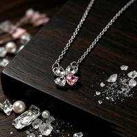 Colliers pendentifs tendance en forme de cœur et de fleur, simples et élégants, pour femmes, cadeaux et souvenirs