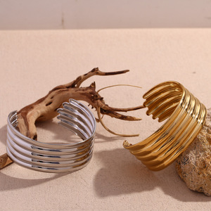 ERESI 2024 Nueva joyería brazalete multicapa al por mayor chapado en oro 18K Acero inoxidable impermeable elegante brazalete exagerado - Product Image 6