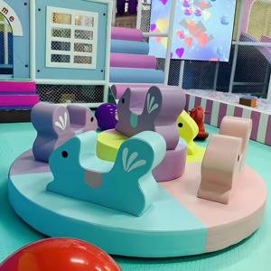 Manège Rotatif Motorisé Rose et Bleu Coloré pour Enfants de 3 à 12 Ans – Aire de Jeu Intérieure Personnalisée - Product Image 4