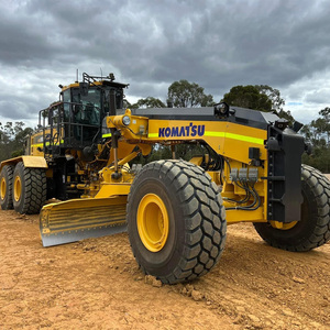 Motoniveladora Komatsu Económica con Sistema Hidráulico Avanzado y Ripper Resistente, Ideal para Trabajos Pesados de Movimiento de Tierras y Carreteras - Product Image 5