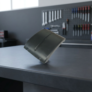 อะไหล่ตัวถังรถบรรทุกยี่ห้ออิตาลีใหม่ที่เชื่อถือได้ UPPER MUDGUARD RH-LH แบบไม่มีตัวปรับแรงตึง (สีเทา) PP+EPDM สำหรับ TGA TGS TGX - Product Image 2