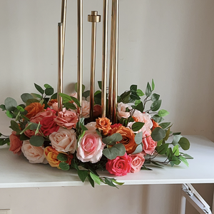 Base de Flores Artificiales Rosa y Blanca con Portavelas Acrílico, Centro de Mesa con Rosas y Peonías para Decoración de Mesa de Boda - Product Image 3
